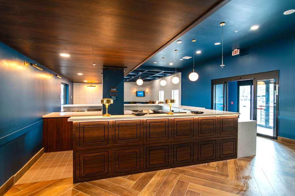 The Ellsworth Hotel, Ascend Hotel Collection Вільямс Ресторан фото